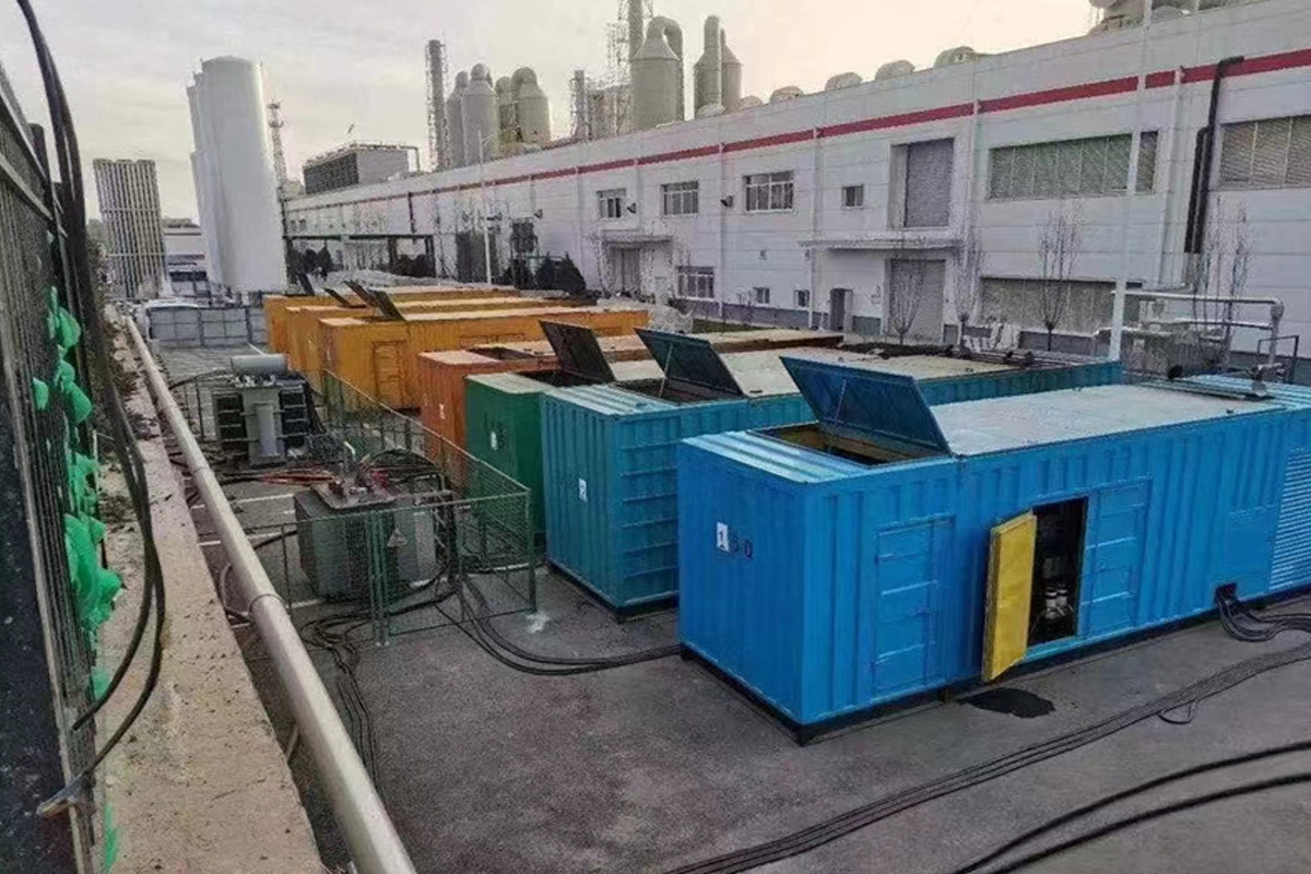 富宁发电机租赁施工现场